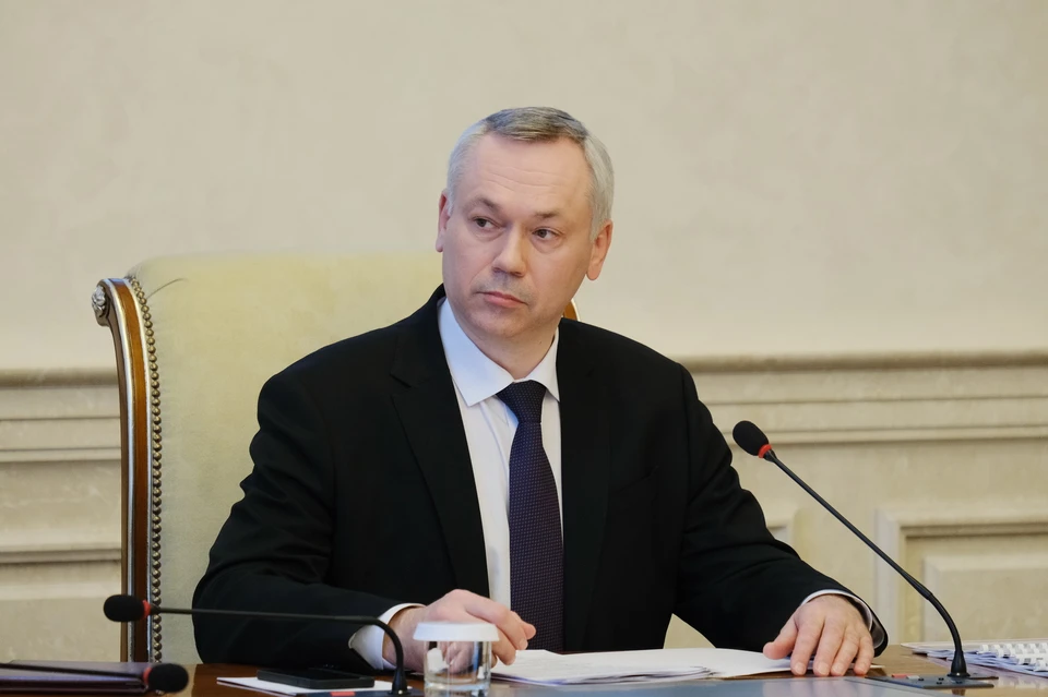 Андрей Травников выразил соболезнования в связи с гибелью военнослужащих. Фото: правительство НСО