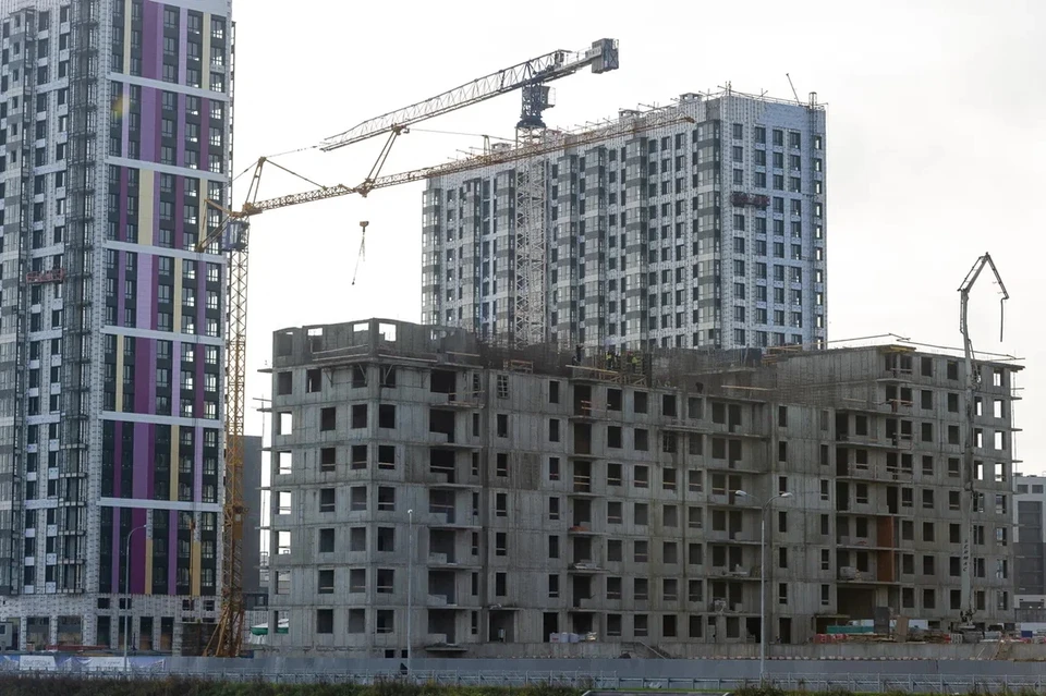 Что происходит с рынком недвижимости Петербурга, покуда растет ипотечная ставка, и падает курс рубля.