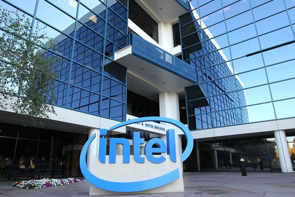 Компания Intel заявила о приостановке поставок продукции в Беларусь и Россию. Фото: EPA/NORBERT VON DER GROEBEN
