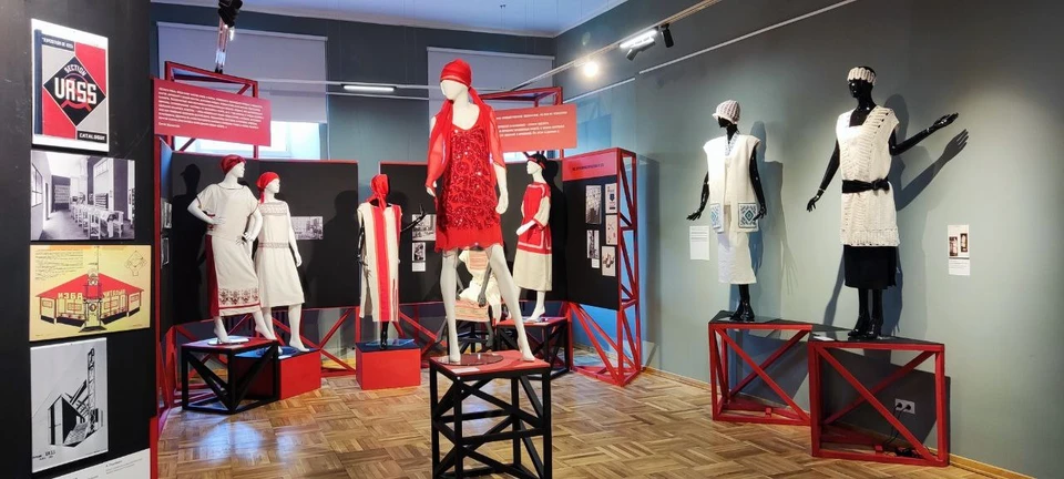 Выставка костюмов известного модельера Надежды Ламановой открылась в Нижнем Новгороде Фото: пресс-служба правительства Нижегородской области