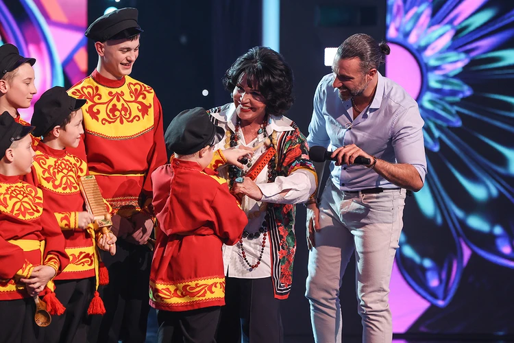 Переболевшая ковидом Надежда Бабкина возвращается в жюри нового шоу талантов. Отрицавший вакцину Борис Галкин — тоже в проекте