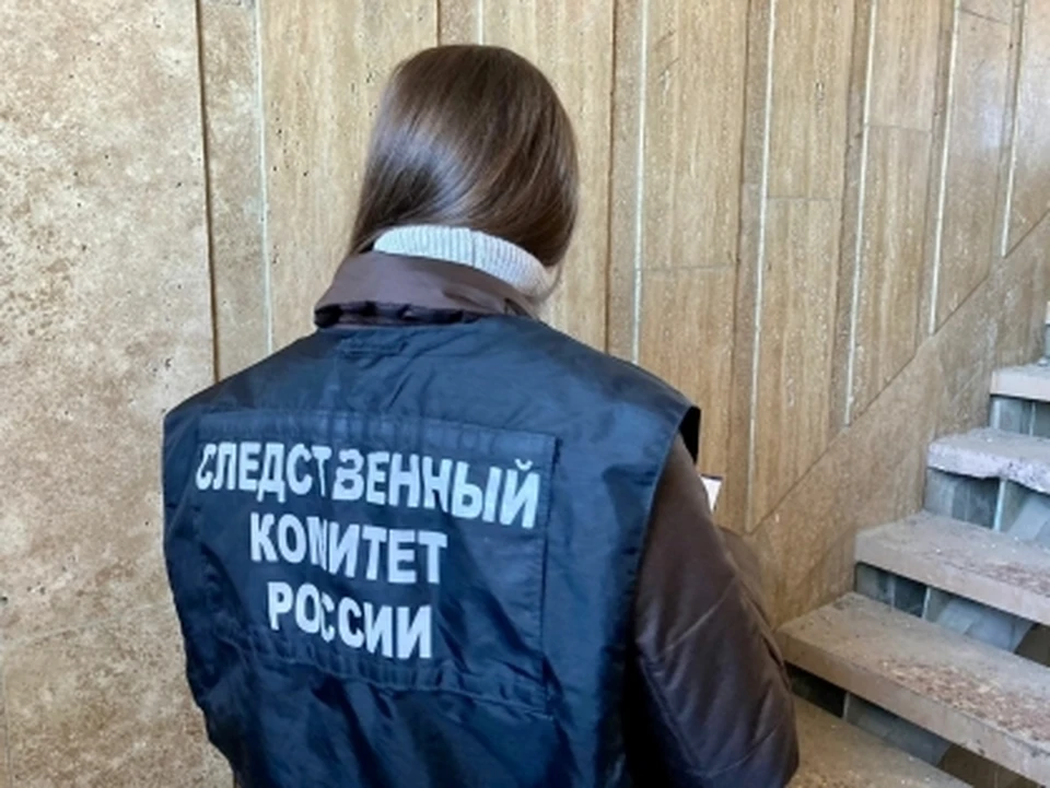 Тело лежало в подъезде на Перспективной