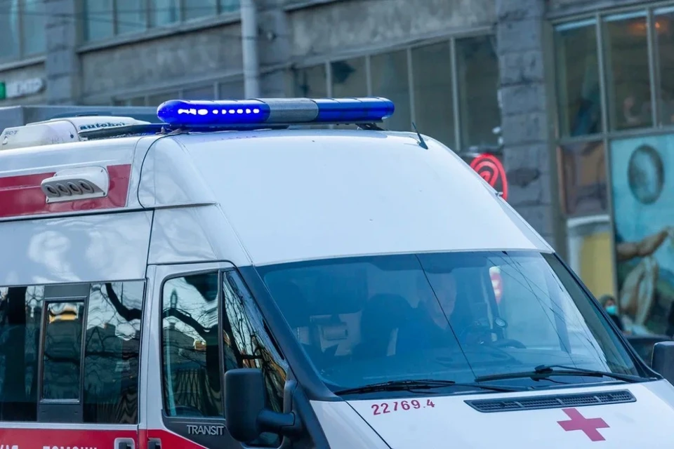 В лобовой аварии на трассе А-120 погиб водитель и пострадал несовершеннолетний