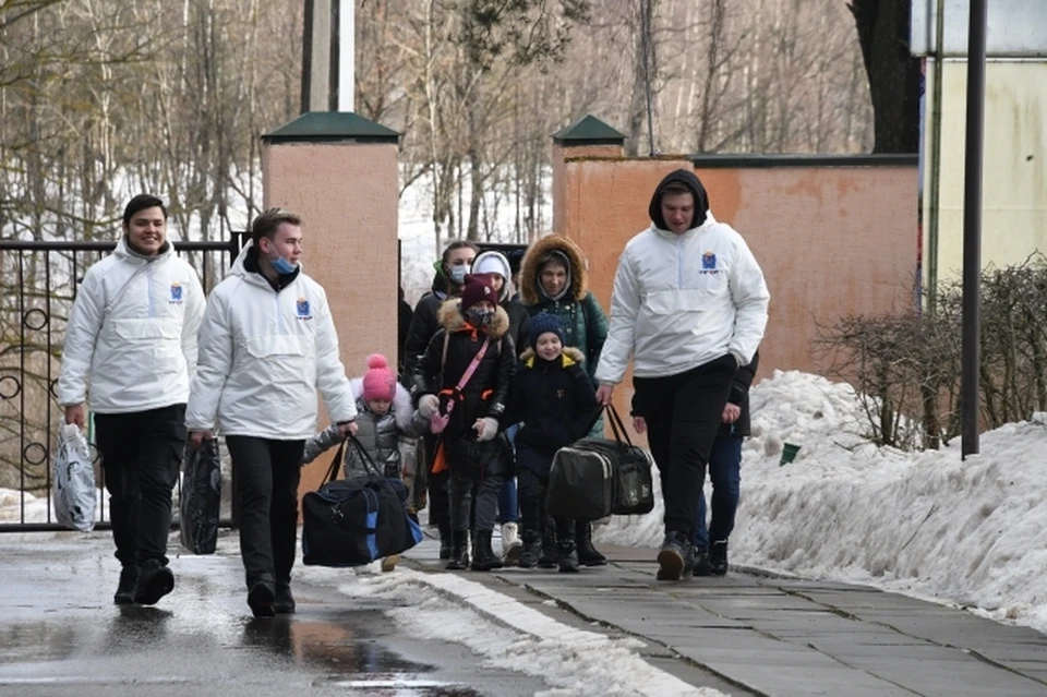 Первоначально людей будут расселять по санаториям и базам отдыха