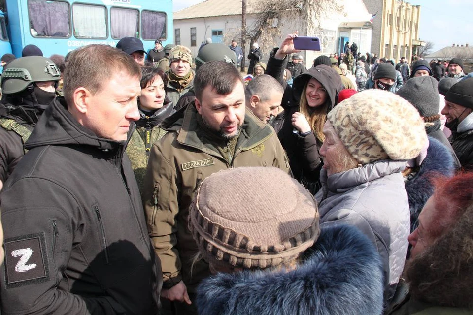 «Донбасс на наших глазах становится единым!»: В Гранитном проходит митинг в честь 8-й годовщины воссоединения Крыма с Россией. Фото: Телеграм-канал Дениса Пушилина
