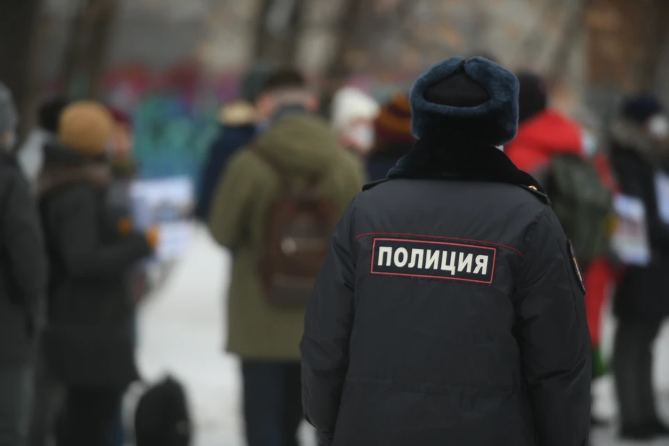 Парень "закопал" около 20 грамм тяжелых наркотиков
