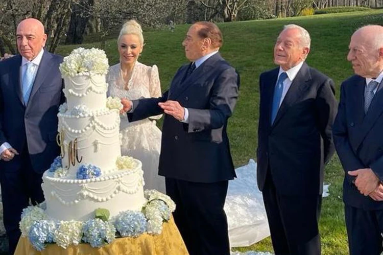 Русская любовница 85-летнего Берлускони высказалась о его свадьбе: «Это не настоящий брак!»
