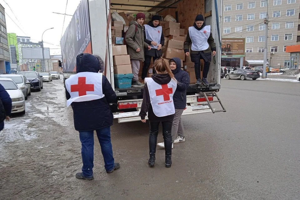 Из Новосибирской области отправили фуру с гуманитарной помощью на Донбасс. Фото: Илья МОЛОТКОВ