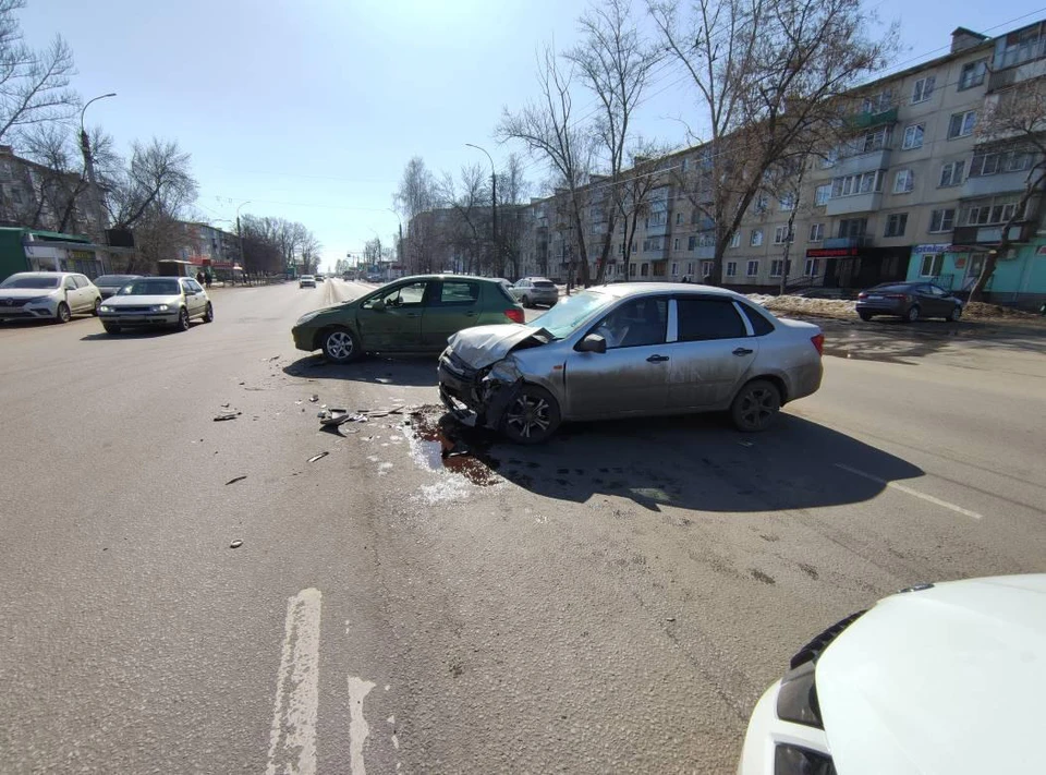 Авария произошла на улице Астраханской