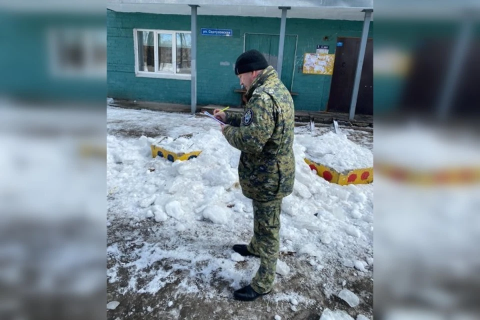 Следователи провели осмотр места происшествия и допросили свидетелей. Фото: пресс-служба СУ СКР по Пермскому краю.