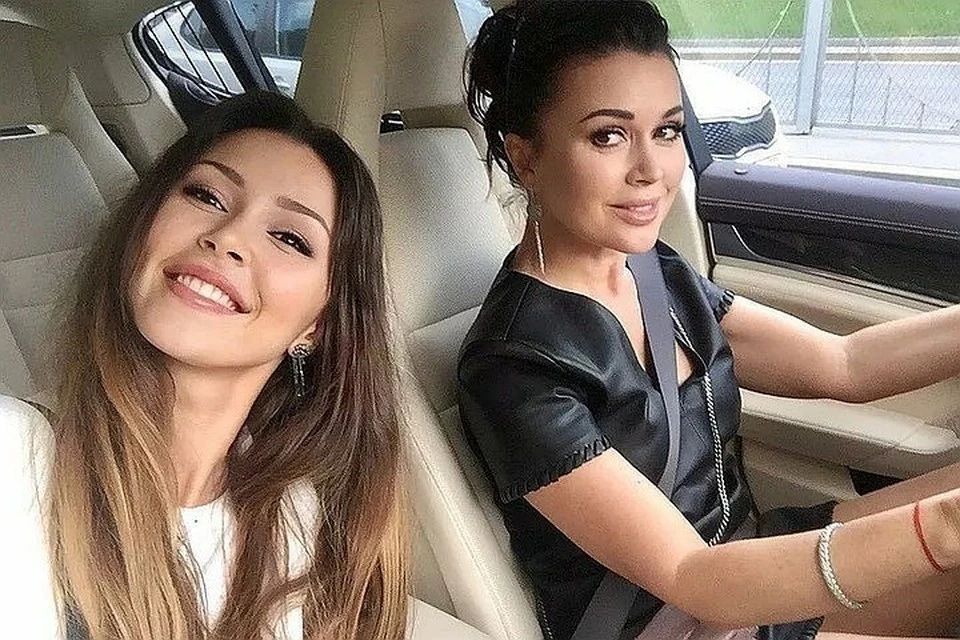 Анна призналась в соцсетях, что когда она узнала о диагнозе мамы, то из-за стресса перестала есть. Фото: соцсети.