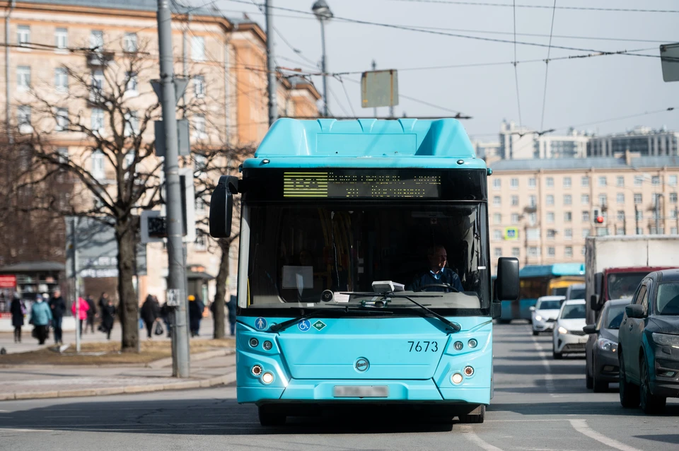 С 1 апреля в Петербурге вступает в силу транспортная реформа.