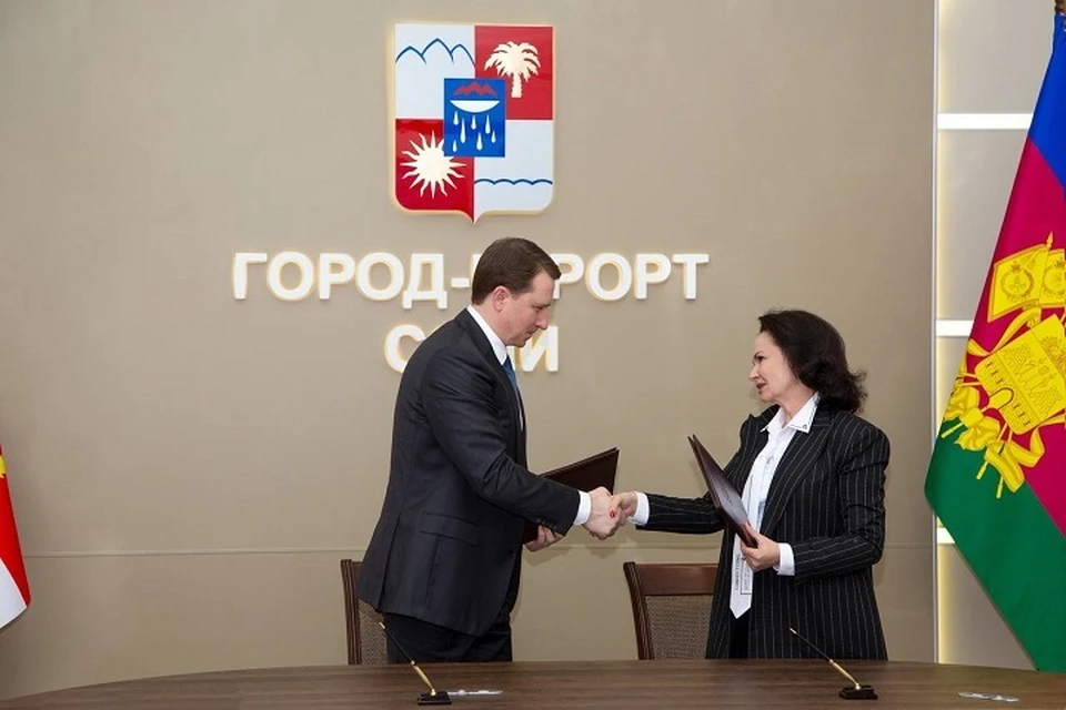 Соглашение мэр Сочи Алексей Копайгородский заключил с омбудсменом Еленой Киселевой. Фото: https://t.me/AlekseiKopaigorodskii