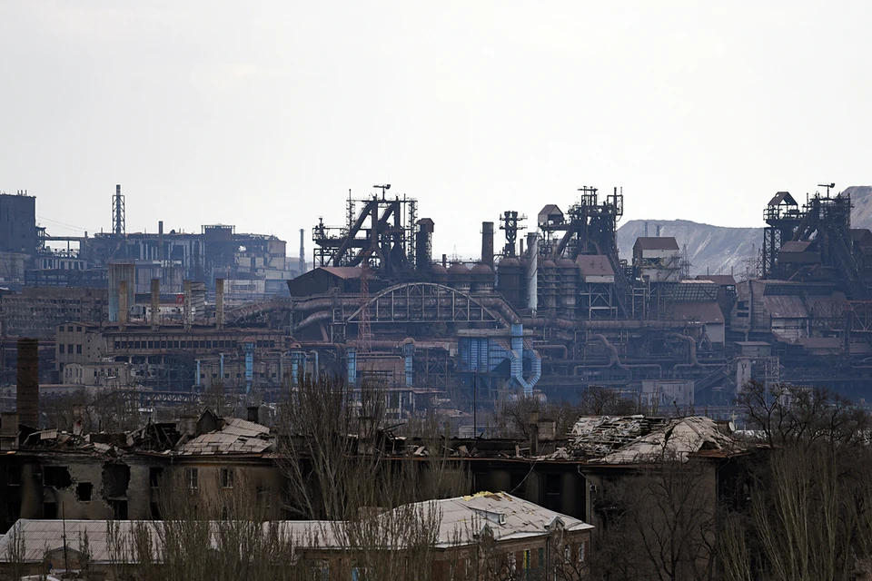 Два украинских вертолета Ми-8 пытались прорваться к заводу "Азовсталь"