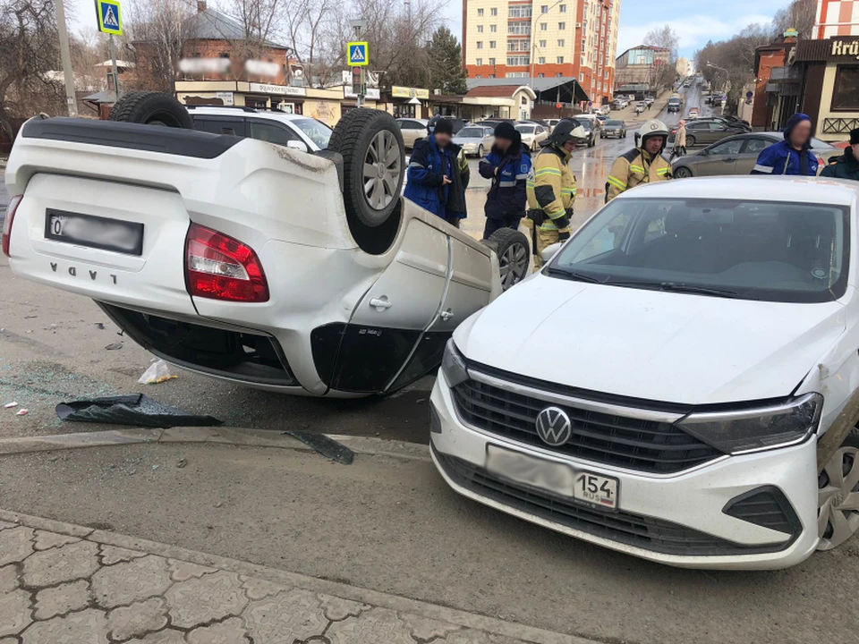 Столкновение автомобилей произошло 6 апреля около 16:00.