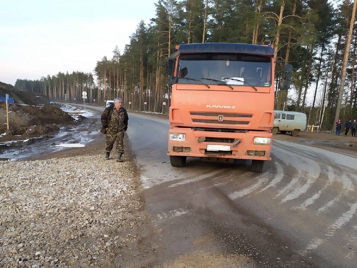 Автобусы из Радужного стали «жертвами» самосвалов с трассы М-12 - KP.RU