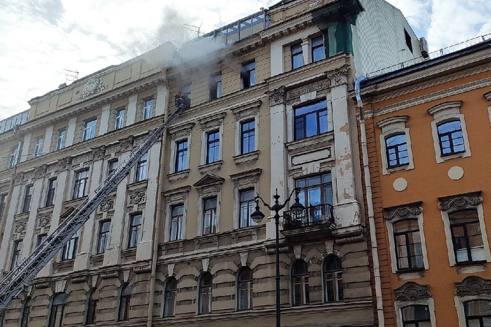 На Миллионной улице горела квартира. Фото: vk.com/spb_today