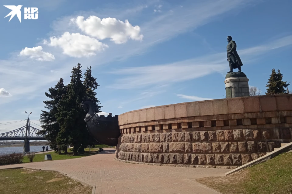 Памятник знаменитому купцу - одна из достопримечательностей Твери.