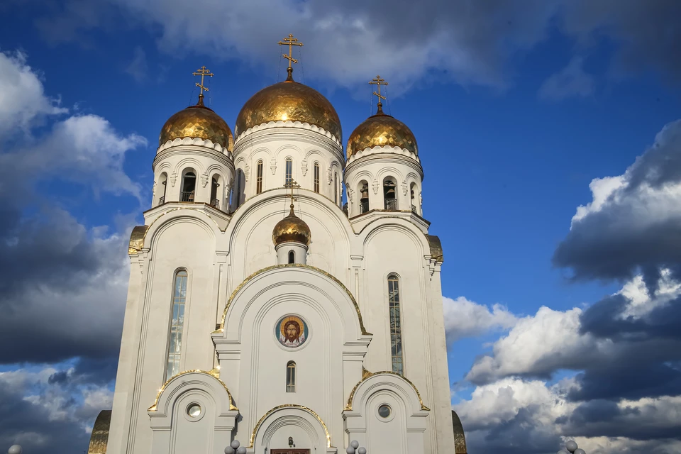 Храмы красноярска. Красноярск собор Рождества Богородицы утрачен. Двери в храм. Церковь Рождества Христова Беларусь фото. Собор Рождества Христова Ржев фото.