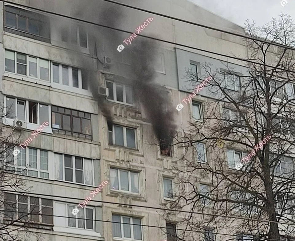 В Туле на улице Пролетарской из горящей квартиры спасли молодого человека