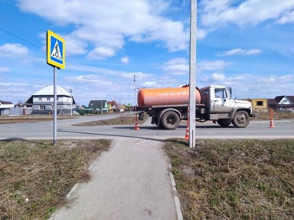 В Ялуторовске ассенизаторская машина сбила девочку по пути школу.