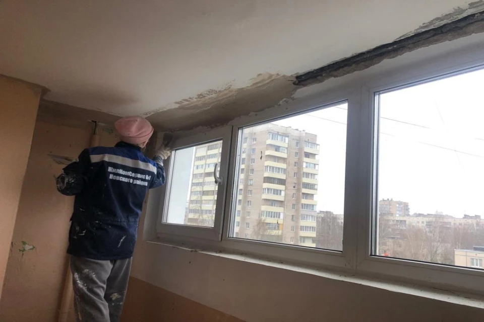 Восстановительные работы оперативно выполняют в доме в Невском районе, где произошел сильный хлопок ФОТО:vk.com/o.u.zotov
