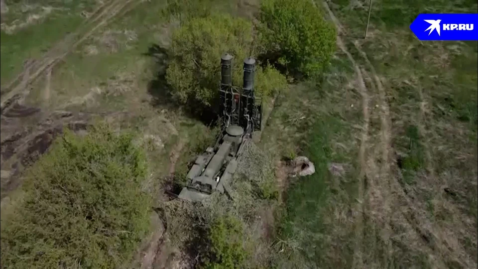 Комплекс контролирует воздушное пространство в радиусе нескольких сотен километров