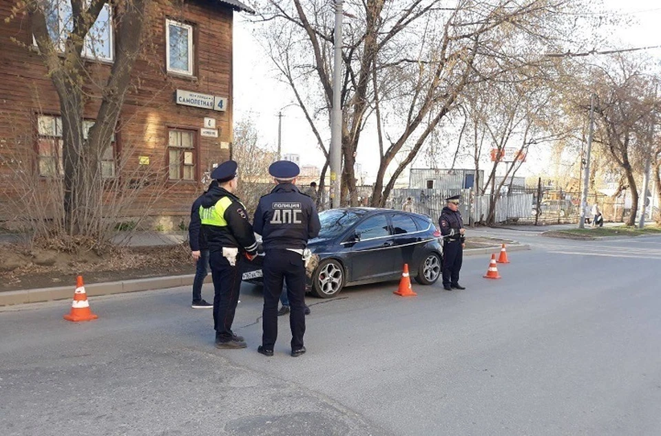 Оба ребенка переходили дорогу в неположенном месте. Фото: ГИБДД по Екатеринбургу