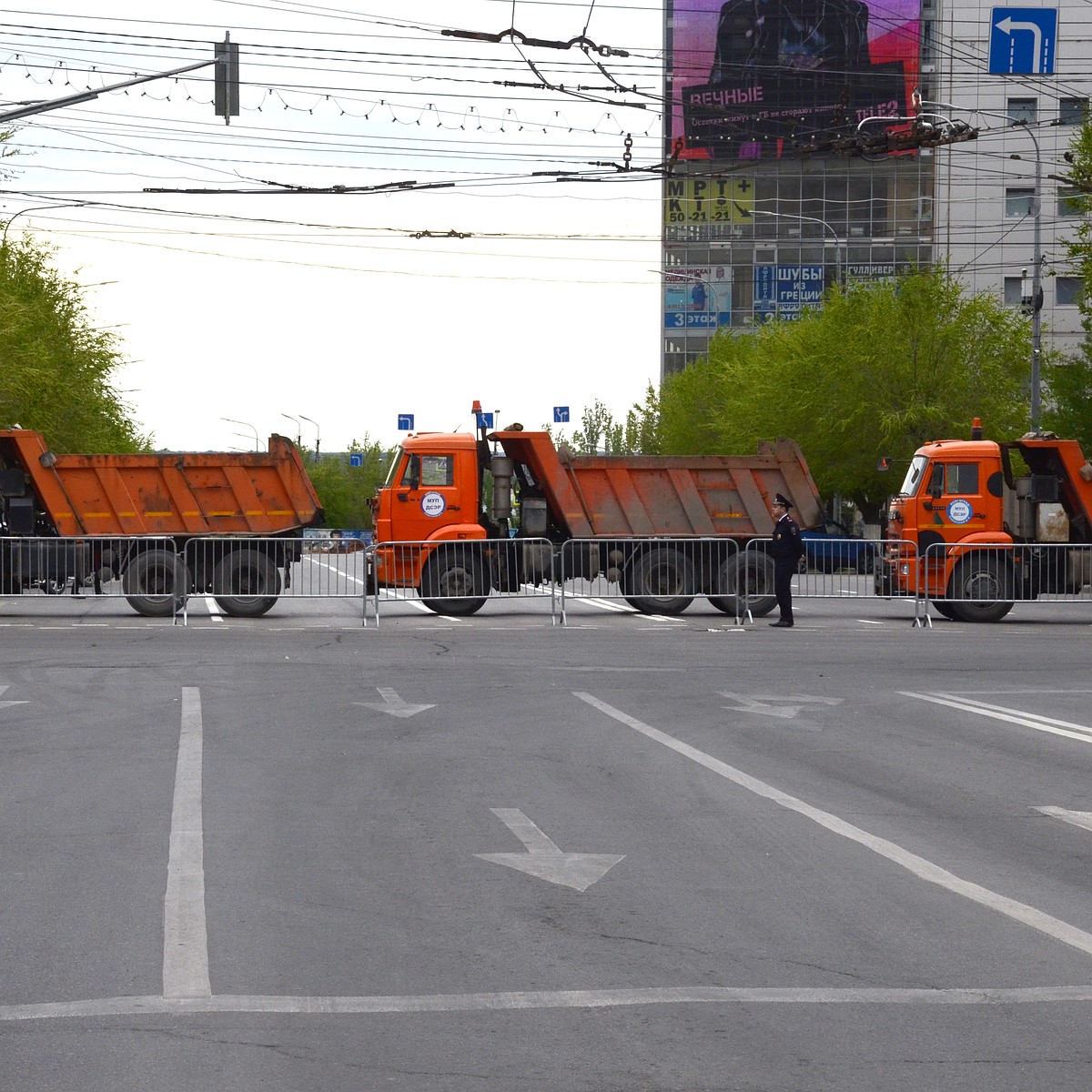 Перекрытие дорог в Волгограде 6 и 9 мая 2022 года: список, схема пешеходных  зон во время празднования Дня Победы - KP.RU