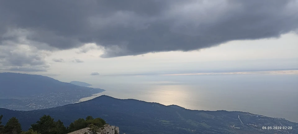 Вид на Южный берег Крыма с плато Ай-Петри. Фото: Андрей Бачурин/VK