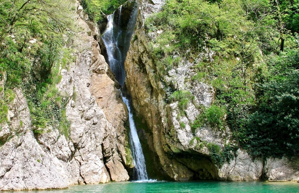 Агурские водопады временно под запретом. Фото: Сочинского нацпарка.