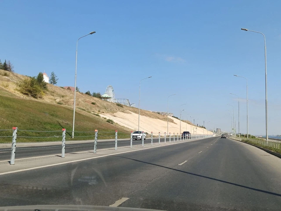 На этом склоне хотят сделать аквапарк и прочие водные развлечения.
