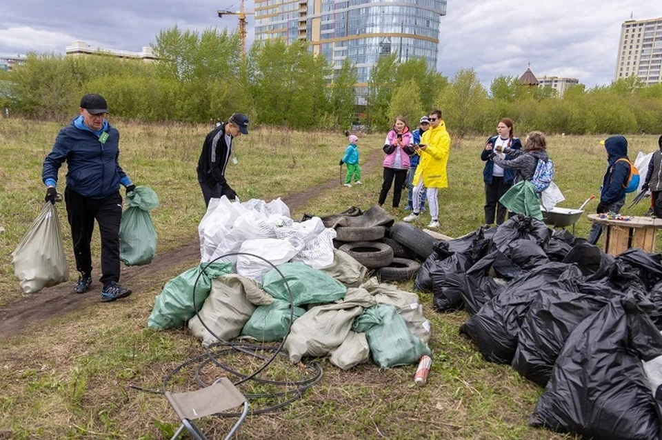 В соревнованиях участвовали люди разных возрастов, в том числе и семьи с детьми. Фото: telegram-канал Алексея Вихарева