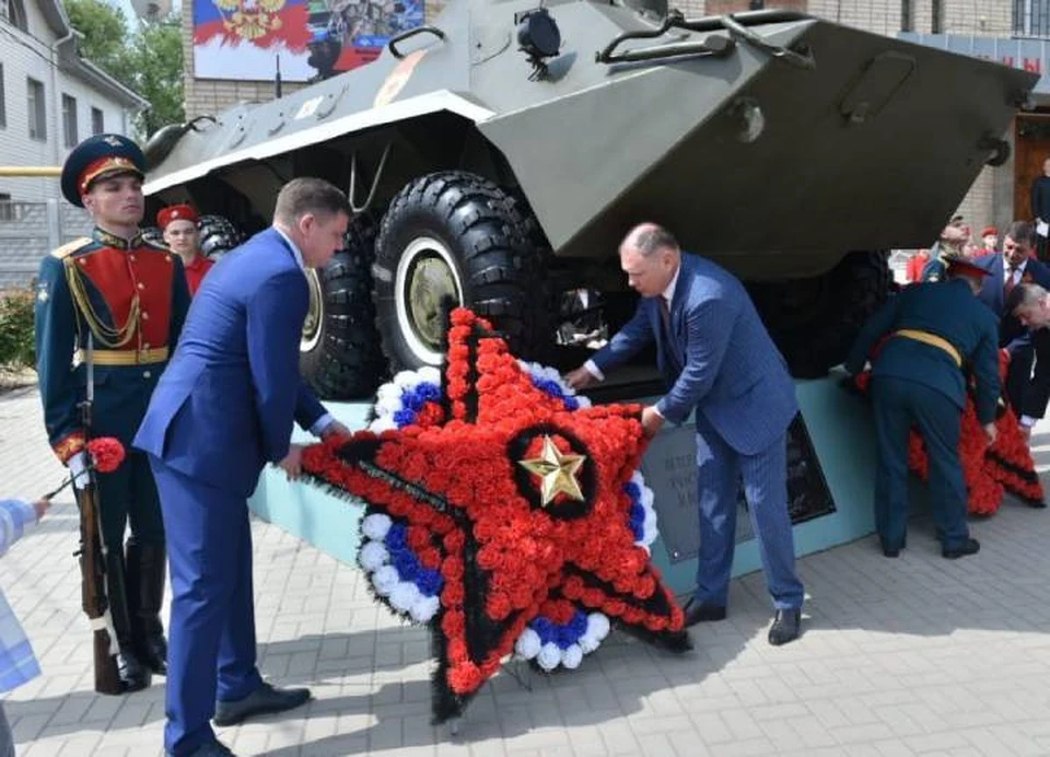 В поселке Зимовники открыт памятник участникам локальных войн и вооруженных конфликтов. Фото: пресс-служба ЗС РО