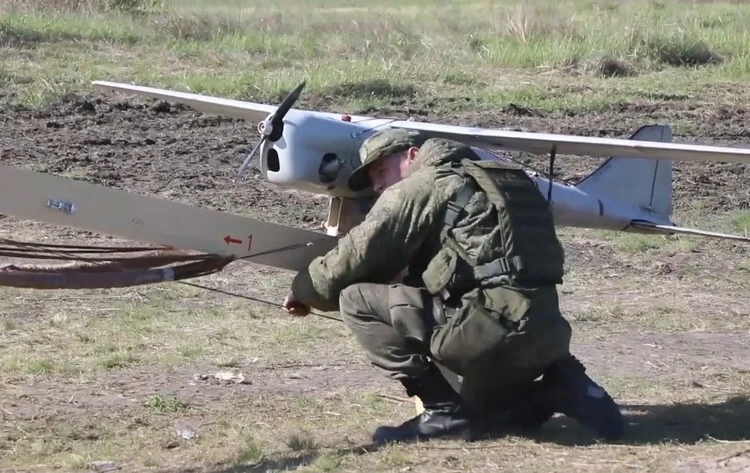 Минобороны России продемонстрировало боевую работу сверхсовременных беспилотников «Орлан-10» на Украине