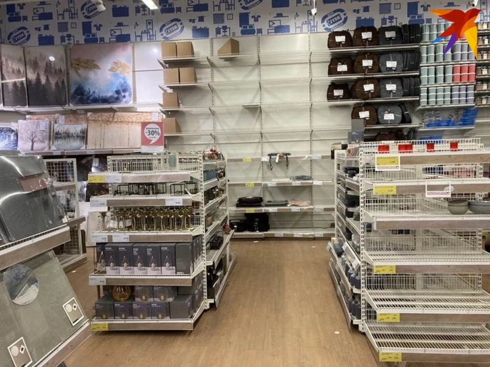 На полках магазина Jysk в Минске снова появились товары. Фото: Вадим БЕЛЯЕВ
