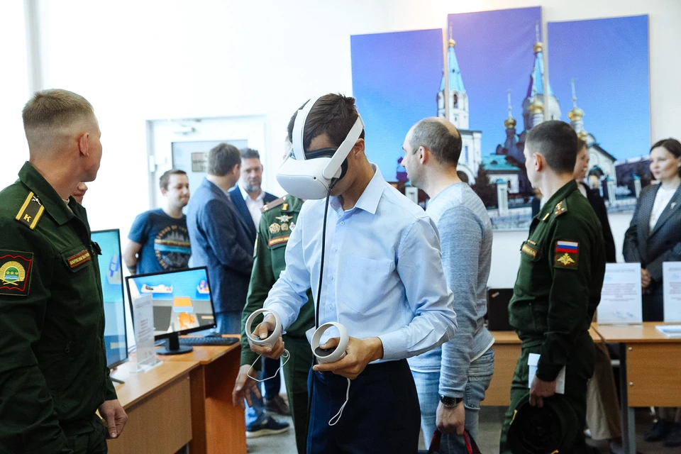 Молодые исследователи из Приамурья представили свои разработки. Фото: пресс-служба правительства Амурской области.