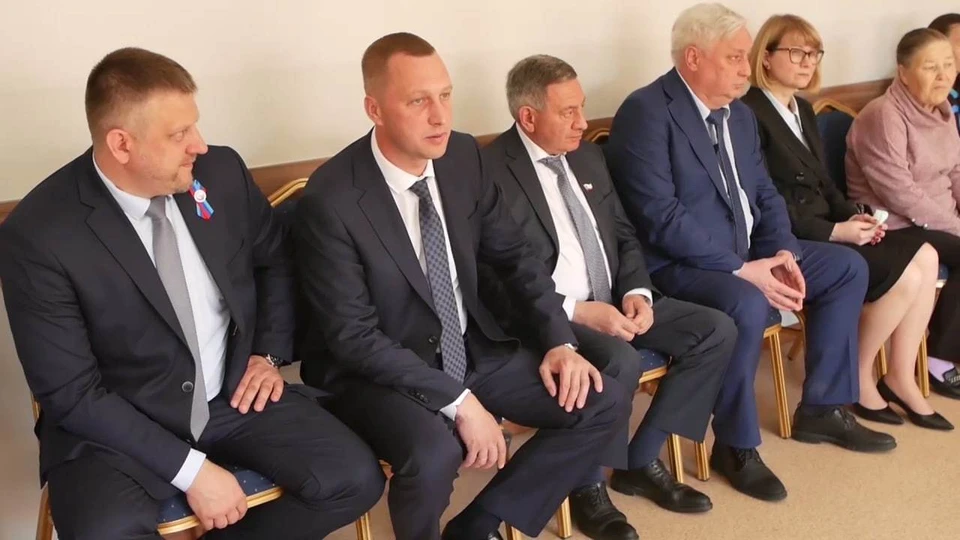Роман Бусаргин и делегация