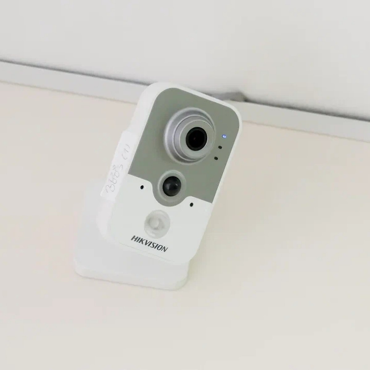 Скрытая камера в туалете в ТЦ - видео онлайн
