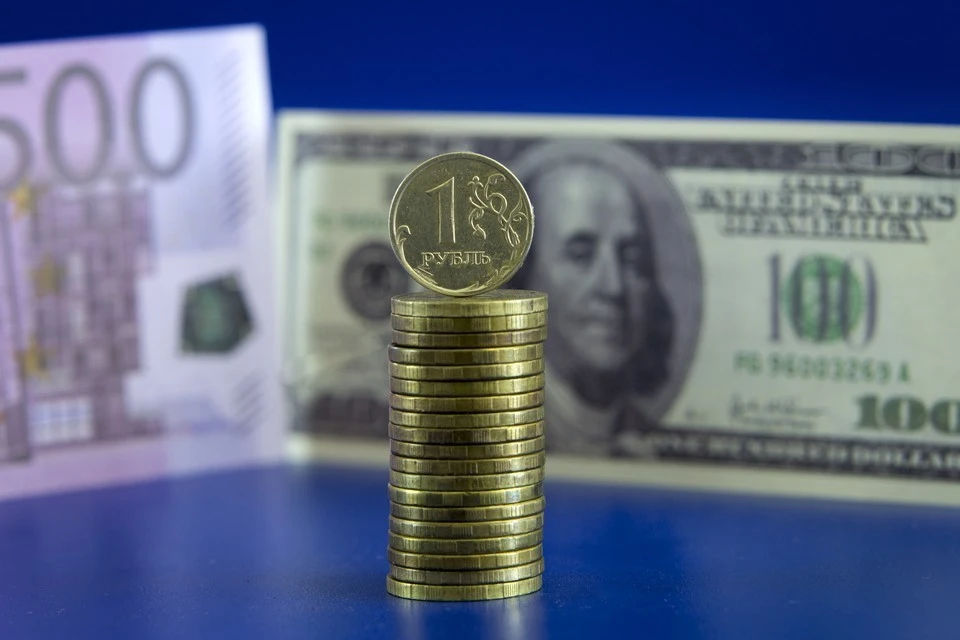 Центробанк РФ повысил официальные курсы доллара и евро на 28-30 мая 2022