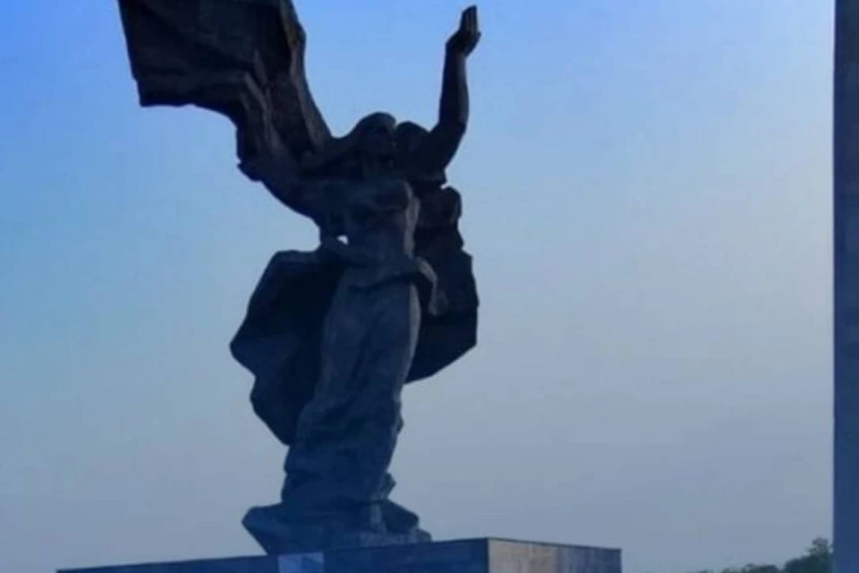 Монумент воинам-освободителям предложили перенести из Риги в Братск. Фото: пресс-служба администрации Братска