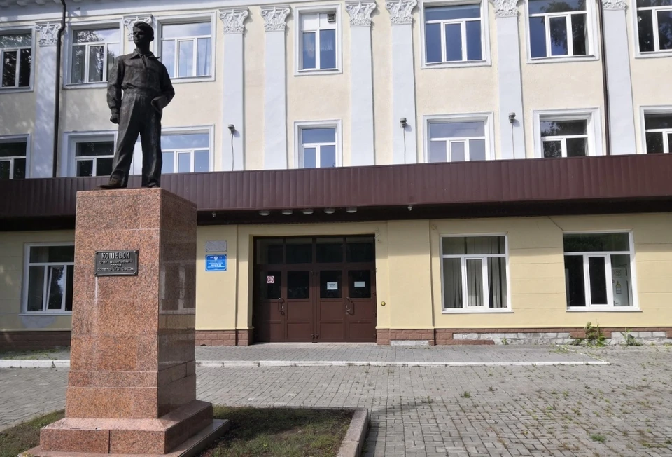 В Томске к концу 2022 года планируется завершить капитальный ремонт лицея №8. Фото: 2ГИС