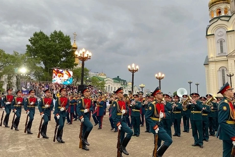 1 май хабаровск. Парад 9 мая 2022 Хабаровск. Амурские волны 2022. Марш-парад оркестров. Российский военный оркестр.