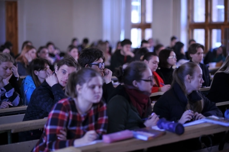 Позицию учебного заведения прокуратура не приводит.