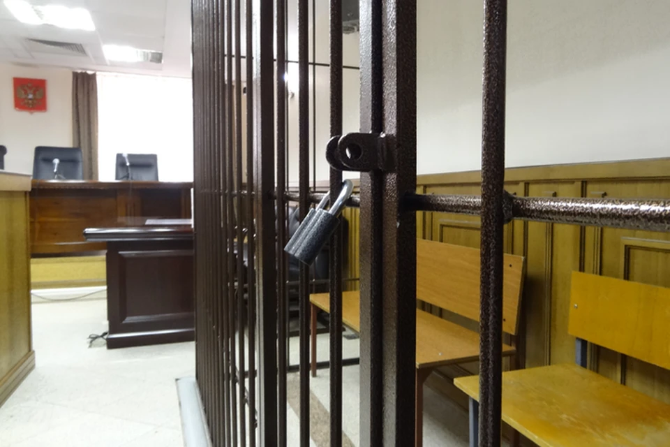 Ноябрьскй суд разберет дело с участием троих мужчин, уговоривших принять наркотики несовершеннолетних девушек