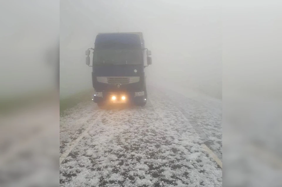 Летняя дорога превратилась в зимнюю. Фото: соцсети