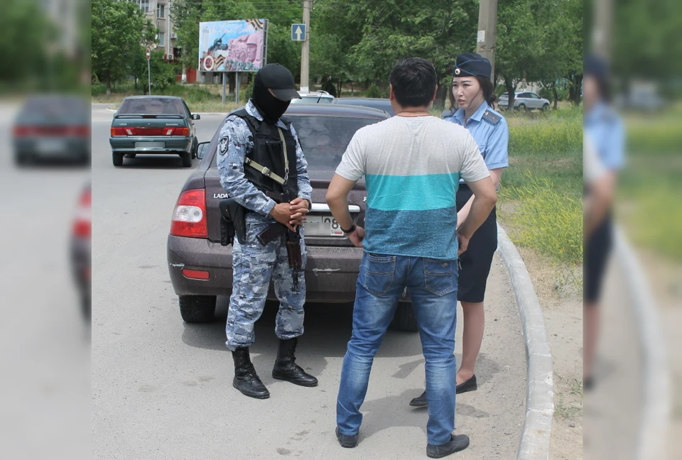Владельцы арестованных машин задолжали 350 тысяч рублей. Фото: пресс-служба УФССП по Республике Калмыкия