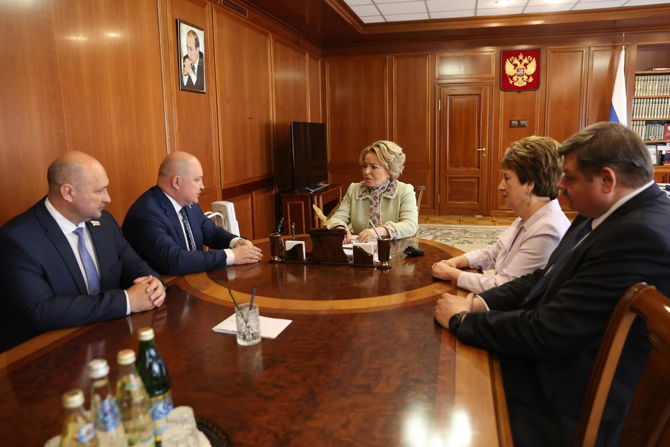 Представители правительства, депутаты и сенаторы обсудили проблемы региона и наметили пути их решения. ФОТО: Правительство Севастополя