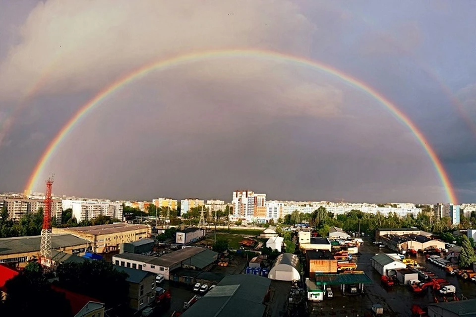 Двойная радуга появилась в Самаре после дождя 7 июня 2022 года / Фото: Сергей Чепайкин / Подслушано Самара