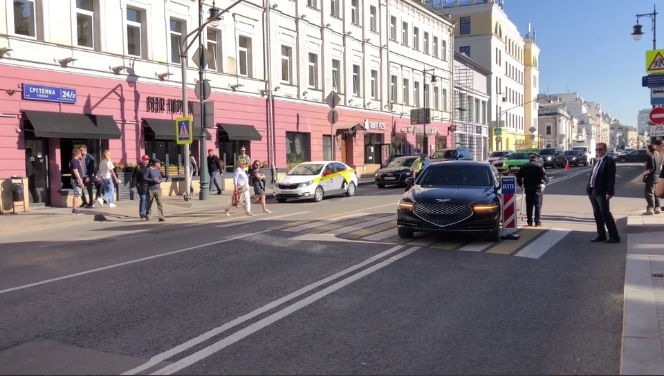 Движение на месте аварии не затруднено.